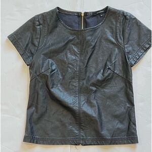 Olivaceous black faux leather short sleeve full zipper back top shirt small